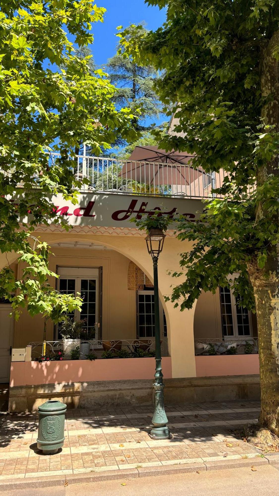 Grand Hôtel de Lyon Vals-les-Bains Exterior foto